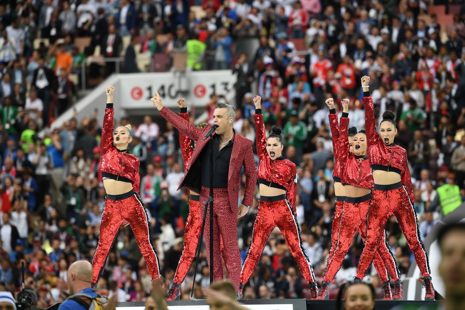 Các nghệ sỹ trình diễn tại lễ khai mạc World Cup 2018 trên sân vận động Luzhniki ở Moskva ngày 14/6. (Nguồn: THX/TTXVN)