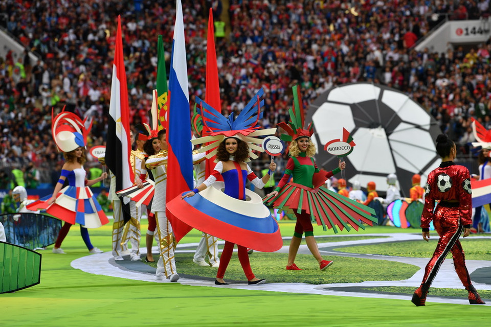 Các nghệ sỹ trình diễn tại lễ khai mạc World Cup 2018 trên sân vận động Luzhniki ở Moskva ngày 14/6. (Nguồn: THX/TTXVN)