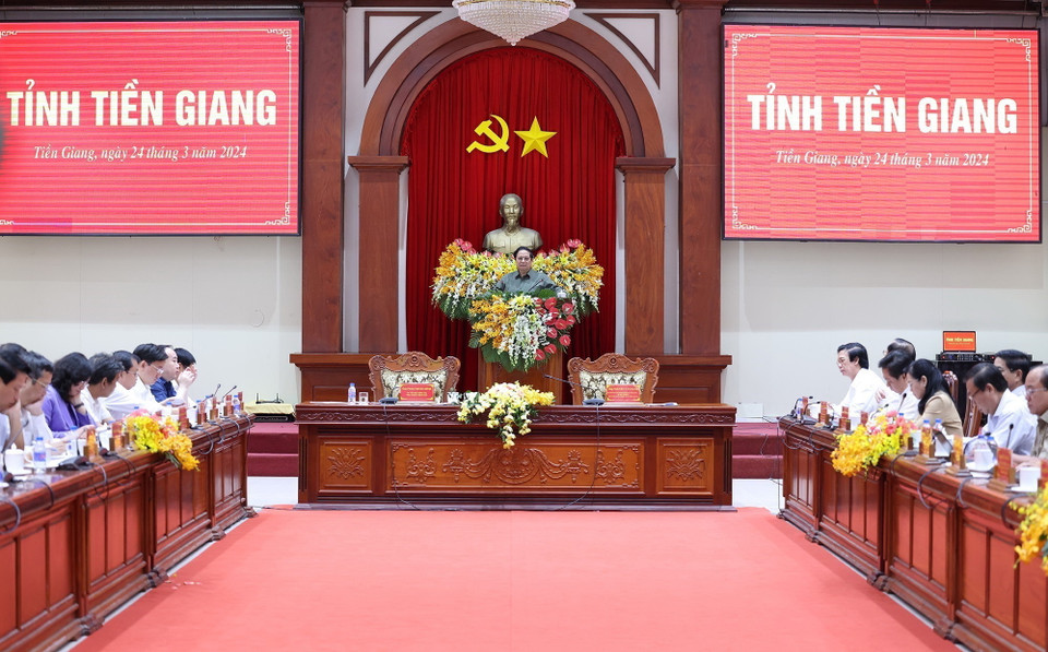 Thủ tướng Phạm Minh Chính phát biểu kết luận buổi làm việc với Ban Thường vụ Tỉnh ủy Tiền Giang. (Ảnh: Dương Giang/TTXVN)