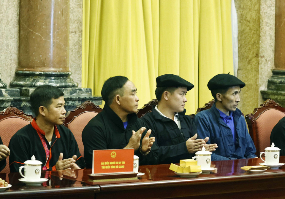 Các đại biểu người có uy tín tiêu biểu tỉnh Hà Giang. (Ảnh: Thống Nhất/TTXVN)