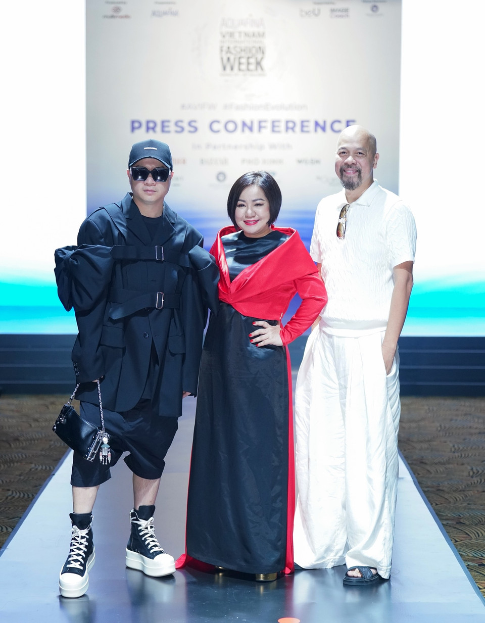 Hai gương mặt nổi tiếng của làng thời trang Việt Nam là nhà thiết kế Đức Hùng và nhà thiết kế Đỗ Mạnh Cường sẽ tham gia tuần thời trang mùa này tại Hà Nội. (Ảnh: PV/Vietnam+)