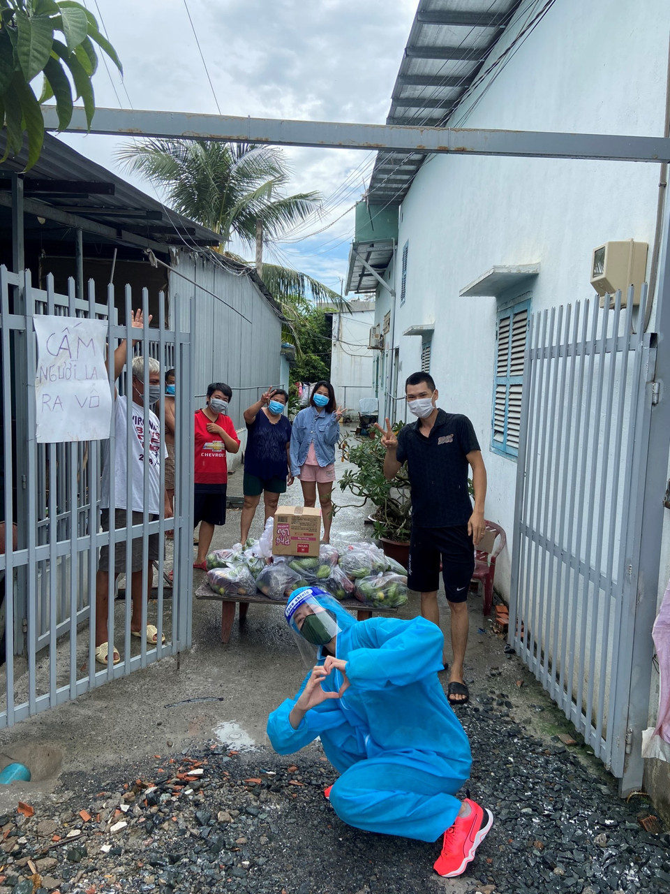 Một số hình ảnh của 'Chuyến xe thực phẩm 0 đồng.' (Ảnh: CTV/Vietnam+)