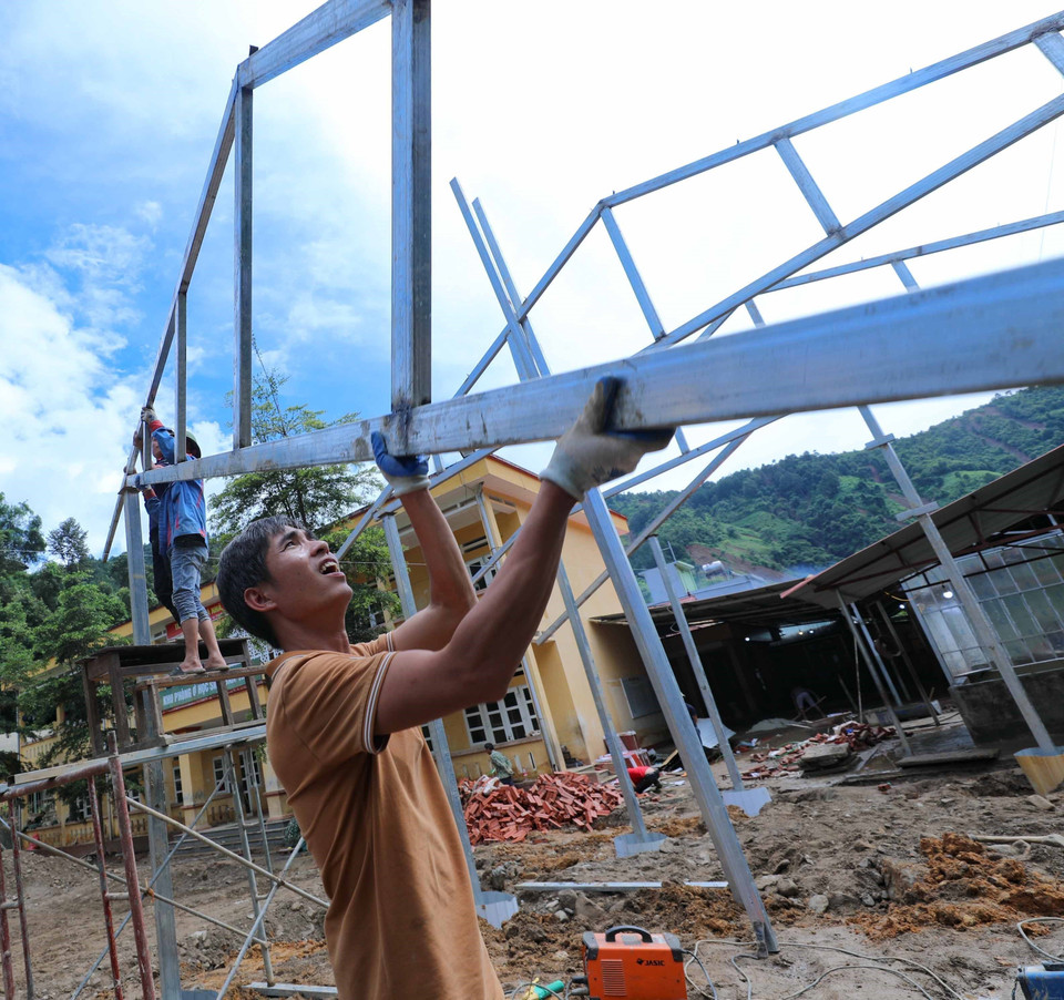 Những phòng học mới đang được xây dựng. (Ảnh: Thanh Tùng/TTXVN)