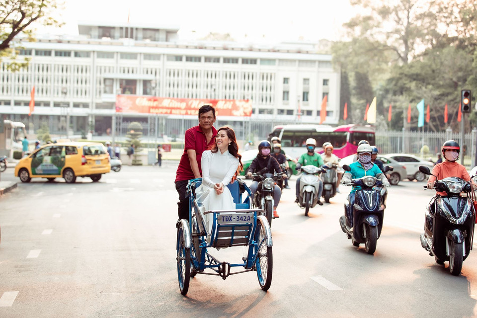 Cùng theo chân Hoa hậu Khánh Vân khám phá những vẻ đẹp của phố phường Sài Gòn. (Ảnh: David Sắn/Vietnam+)