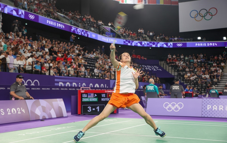 Thuỳ Linh thực hiện cú đập về phần sân đối thủ. (Ảnh: Hoàng Linh/TTXVN)