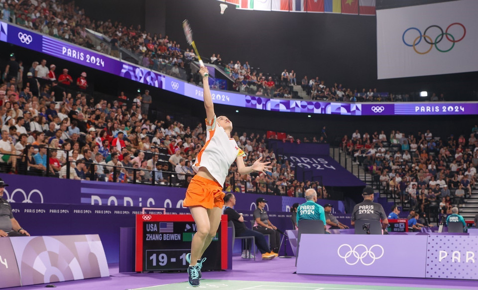 Trước đối thủ được đánh giá cao hơn, Thùy Linh vẫn nỗ lực đáp trả những pha tấn công trực diện của đối thủ. (Ảnh: Hoàng Linh/TTXVN)