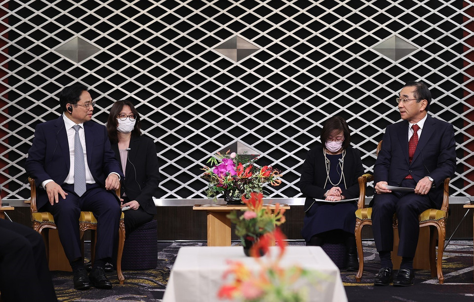 Thủ tướng Phạm Minh Chính tiếp ông Sasaki Nobuhiko, Chủ tịch Tổ chức xúc tiến thương mại Nhật Bản (Jetro). (Ảnh: Dương Giang/TTXVN)