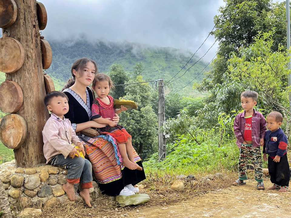 Trước kia, người dân Sin Suối Hồ chỉ biết cặm cụi làm nông nghiệp. Nhưng sau 5-6 năm làm quen với du lịch, tư duy và nhận thức của bà con đã có những thay đổi rõ rệt trong việc tận dụng lợi thế mà thiên nhiên ưu ái. (Ảnh: Xuân Mai/Vietnam+)