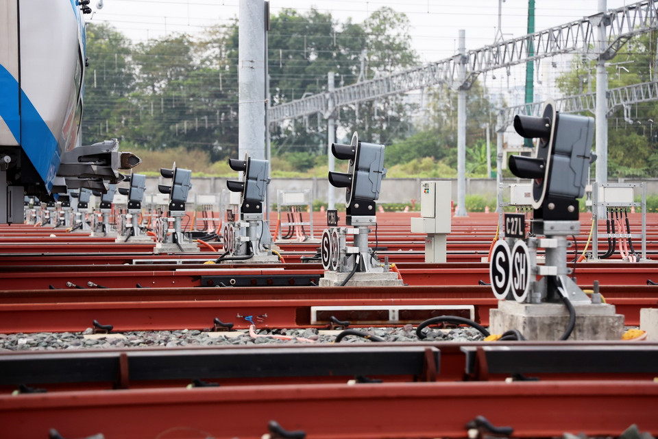 Hệ thống đèn tín hiệu tại depot Long Bình. (Ảnh: Hồng Đạt/TTXVN)