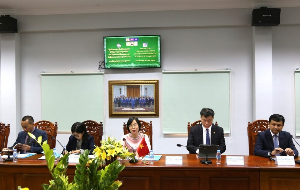 Đoàn đại biểu TTXVN tại cuộc hội đàm, ký kết thỏa thuận hợp tác nghiệp vụ giai đoạn mới với AKP. (Ảnh: Hoàng Minh/TTXVN)