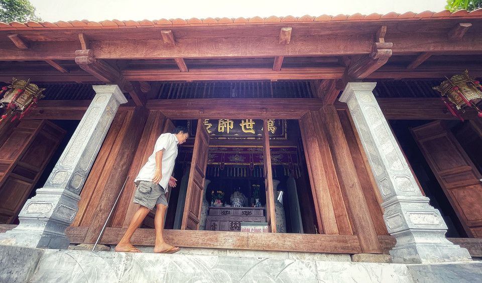 Nơi đây sử sách còn ghi về Cao Bá Quát (1809-1855) lãnh tụ cuộc khởi nghĩa Mỹ Lương tháng 12/1854. Dưới chân núi Hoàng Xá, ông chỉ huy nghĩa quân chiến đấu với quân nhà Nguyễn do Lê Thuận lãnh binh Sơn Tây cầm đầu. Cao Bá Quát bị tử thương tại trận. (Ảnh: Xuân Mai/Vietnam+)