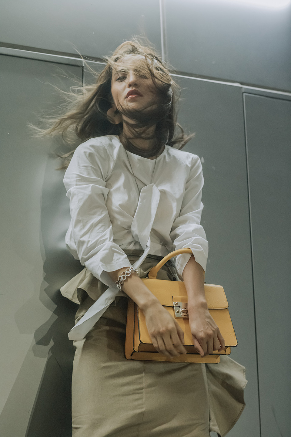 Vẻ ngoài đầy phong cách và thanh lịch của Linh Chi.