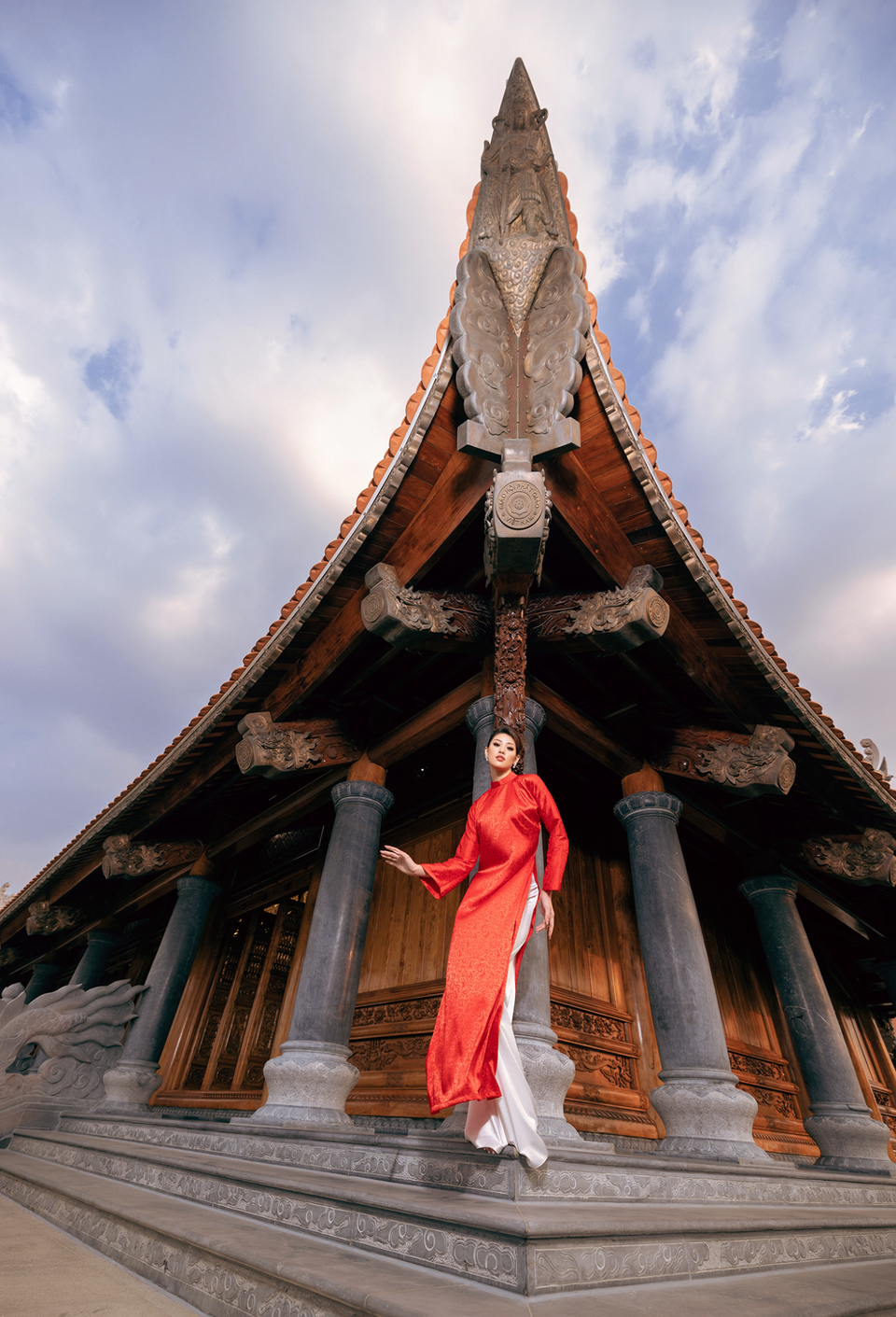 Cô tiết lộ dự thi Hoa hậu Hoàn vũ Việt Nam năm nay có nhiều thí sinh mạnh, đồng đều về chất lượng, đặc biệt là những gương mặt mới hứa hẹn đường đua chinh phục vương miện VinaWoman sẽ vô cùng khốc liệt và cạnh tranh. (Ảnh: CTV/Vietnam+)