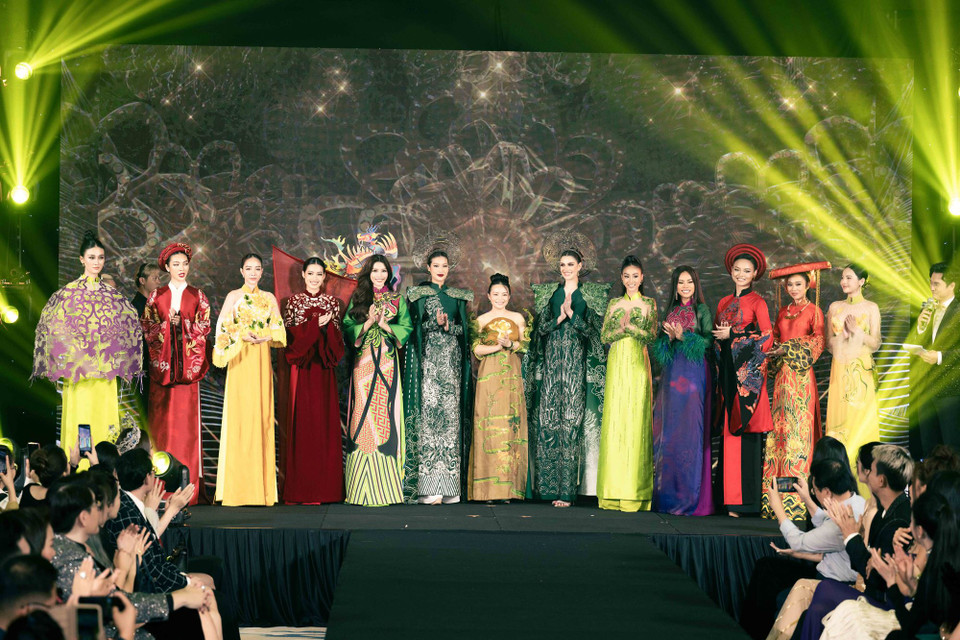 Cuộc thi Miss Grand Vietnam 2023 đã chính thức mở cổng nhận hồ sơ đăng ký dự thi và kéo dài thời gian đến trước vòng thi sơ khảo. Cuộc thi sẽ diễn ra từ tháng 7-8/2023, tìm kiếm chủ nhân xứng đáng cho chiếc vương miện và đại diện Việt Nam tham dự cuộc thi Miss Grand International 2023 vào tháng Mười tới. (Ảnh: CTV/Vietnam+)