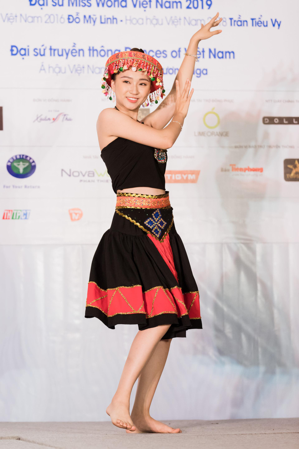 Dances of Việt Nam là phần thi được chính nữ Chủ tịch của Miss World Việt Nam 'thai nghén' và phát triển với mong muốn nâng niu, tôn vinh và đưa giá trị truyền thống dân tộc ra với thế giới. (Ảnh: BTC)