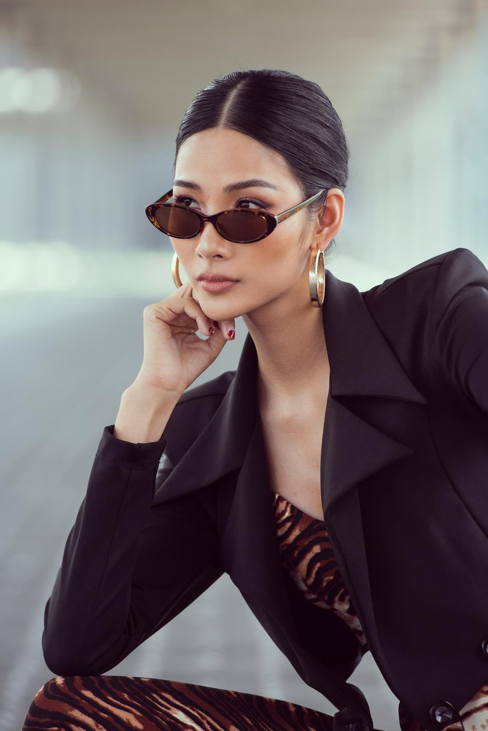 Người đẹp bật mí, cô sẽ dành thời gian để thiết kế thêm nhiều mẫu trang phục mang đến Miss Universe 2019. (Ảnh: Quang Đức/Vietnam+)