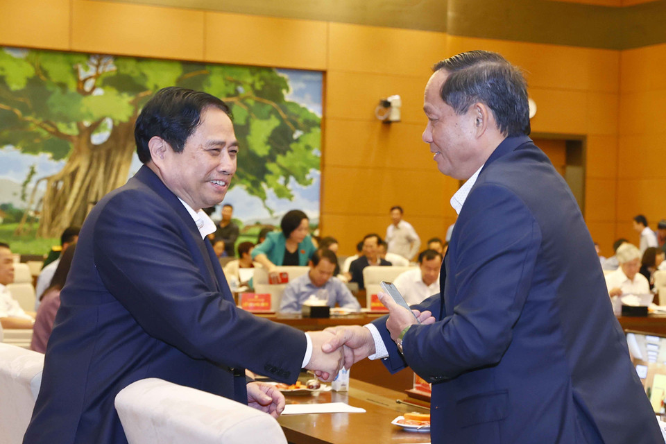 Thủ tướng Chính phủ Phạm Minh Chính với đại biểu. (Ảnh: Doãn Tấn/TTXVN)