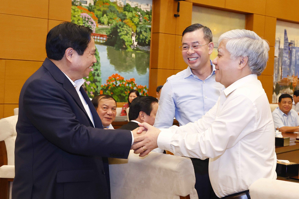 Thủ tướng Chính phủ Phạm Minh Chính với đại biểu. (Ảnh: Doãn Tấn/TTXVN)