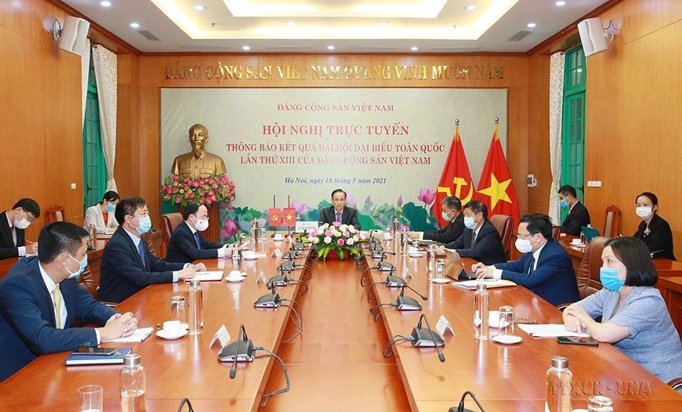 Chiều 18/5/2021, tại Hà Nội, đồng chí Lê Hoài Trung, Ủy viên Trung ương Đảng, Trưởng Ban Đối ngoại Trung ương chủ trì Hội nghị trực tuyến thông báo kết quả Đại hội đại biểu toàn quốc lần thứ XIII của Đảng tới Đảng Nhân dân Campuchia. (Ảnh: Phương Hoa/TTXVN)