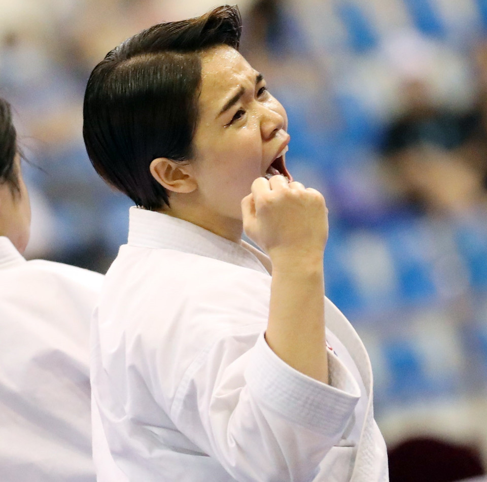 Những giọt mồ hôi xen lẫn nước mắt của nữ VĐV Nguyễn Thị Phương khi giành huy chương Vàng nội dung Kata cá nhân nữ và cùng đồng đội mang về chiếc huy chương Vàng Kata đồng đội nữ.(Ảnh: Thanh Tùng/TTXVN)