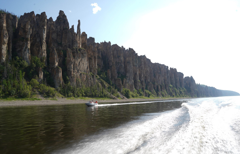 Một truyền thuyết địa phương cho rằng các cột đá này do người tuyết khổng lồ tạo ra. (Ảnh: Duy Trinh/TTXVN)