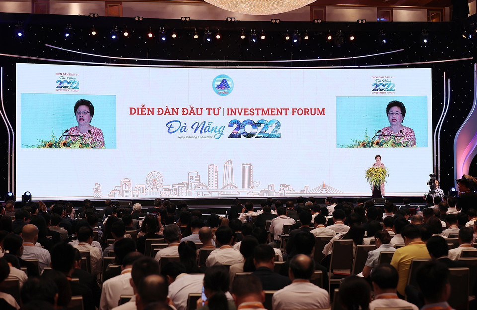 Chủ tịch Tập đoàn BRG Nguyễn Thị Nga trình bày tham luận. (Ảnh: Dương Giang/TTXVN)