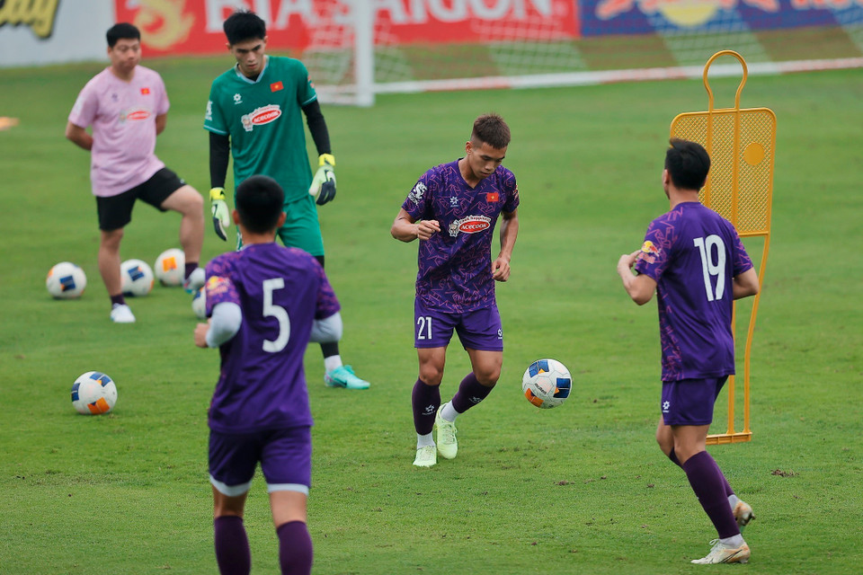 Các cầu thủ U23 Việt Nam tập luyện. (Ảnh: Minh Quyết/TTXVN)