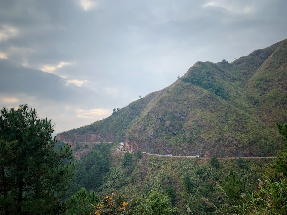 Du lịch Caravan có độ linh động cao, giúp du khách không chỉ thỏa mãn nhu cầu thử tài tay lái trên những cung đường tuyệt đẹp mà còn được tự do khám phá, trải nghiệm thiên nhiên, văn hóa ở những điểm đến trên đường di chuyển. (Ảnh: Mai Mai/Vietnam+)