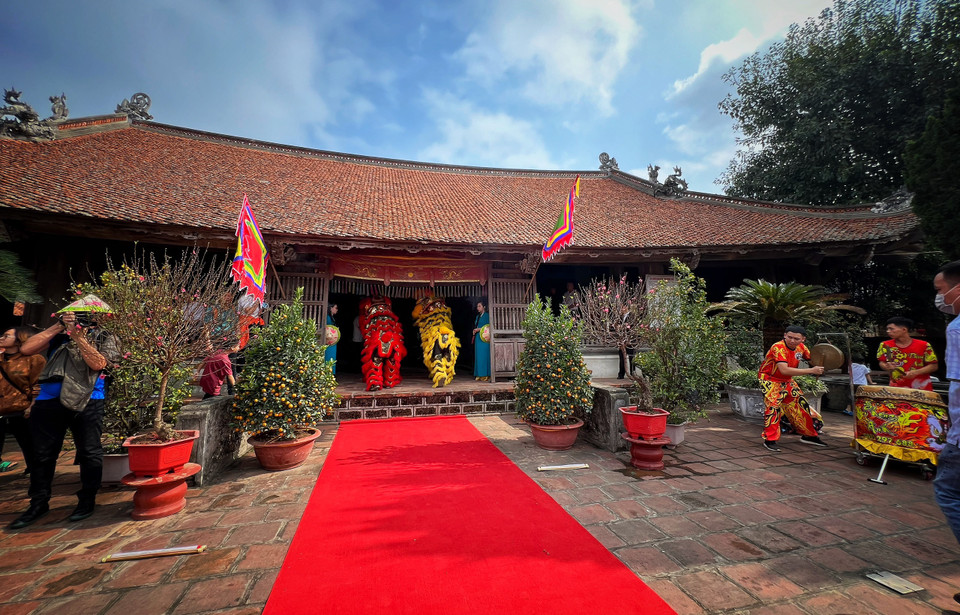 Chương trình được tổ chức nhằm quảng bá giá trị Tết truyền thống, những giá trị văn hóa giàu bản sắc tại làng cổ ở Đường Lâm. (Ảnh: Mai Mai/Vietnam+)