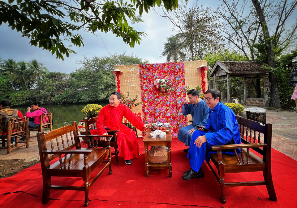 Một góc tái hiện lại không gian Tết xưa trong gia đình người Việt. (Ảnh: Mai Mai/Vietnam+)