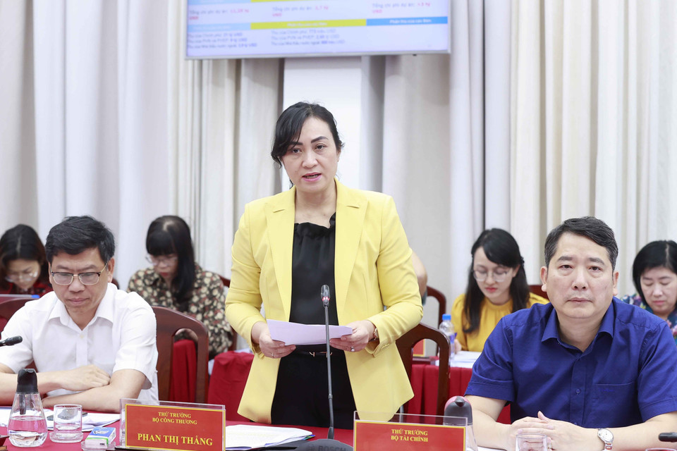 Thứ trưởng Bộ Công Thương Phan Thị Thắng phát biểu. (Ảnh: Doãn Tấn/TTXVN)