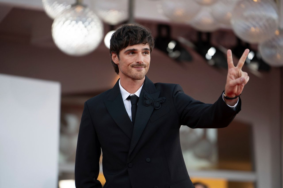 Nam diễn viên người Australia Jacob Elordi, người đóng vai Elvis Presley trong phim ''Priscilla''. (Nguồn: CNN)