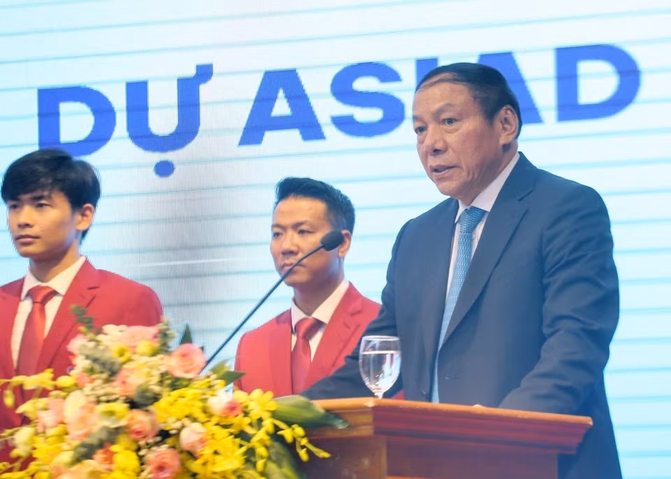 Ông Nguyễn Văn Hùng, Bộ trưởng Bộ Văn hoá, Thể thao và Du lịch, Chủ tịch Uỷ ban Olympic Việt Nam phát biểu tại Lễ xuất quân. (Ảnh: Tuấn Đức/TTXVN)