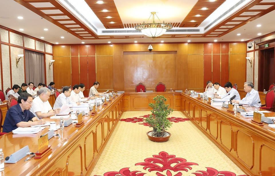Tổng Bí thư, Chủ tịch nước Tô Lâm chủ trì họp Bộ Chính trị cho ý kiến về Quy hoạch Thành phố Hồ Chí Minh thời kỳ 2021-2030, tầm nhìn đến năm 2050. (Ảnh: Trí Dũng/TTXVN)