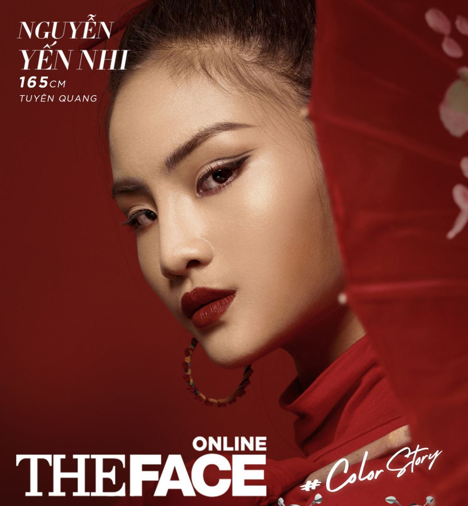 Ngay trong lần ‘chào sân’ The Face Online đầu tiên, Nguyễn Yến Nhi đã biết cách làm siêu lòng giới mộ điều bằng gương mặt cá tính cùng tạo dáng chuẩn high fashion của mình. Đặc biệt hơn cả, cô nàng còn được nhiều người nhận xét là có nét đẹp khá giống ca sĩ nổi tiếng Miu Lê, tạo nên những màn bàn tán đầy sôi nổi và thú vị. Với sự xuất hiện đầy ấn tượng, Nguyễn Yến Nhi hứa hẹn sẽ là thí sinh đầy tiềm năng cho chặng đua đến ngôi vị cao nhất của cuộc thi năm nay. (Ảnh: CTV)