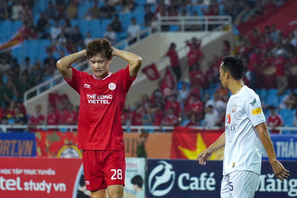 Chung cuộc, Thể Công-Viettel bất lực trước hàng phòng ngự của Quy Nhơn Bình Định và đành chấp nhận thất bại với tỷ số tối thiểu 0-1 ngay trên sân nhà Mỹ Đình. (Ảnh: Việt Anh/Vietnam+)