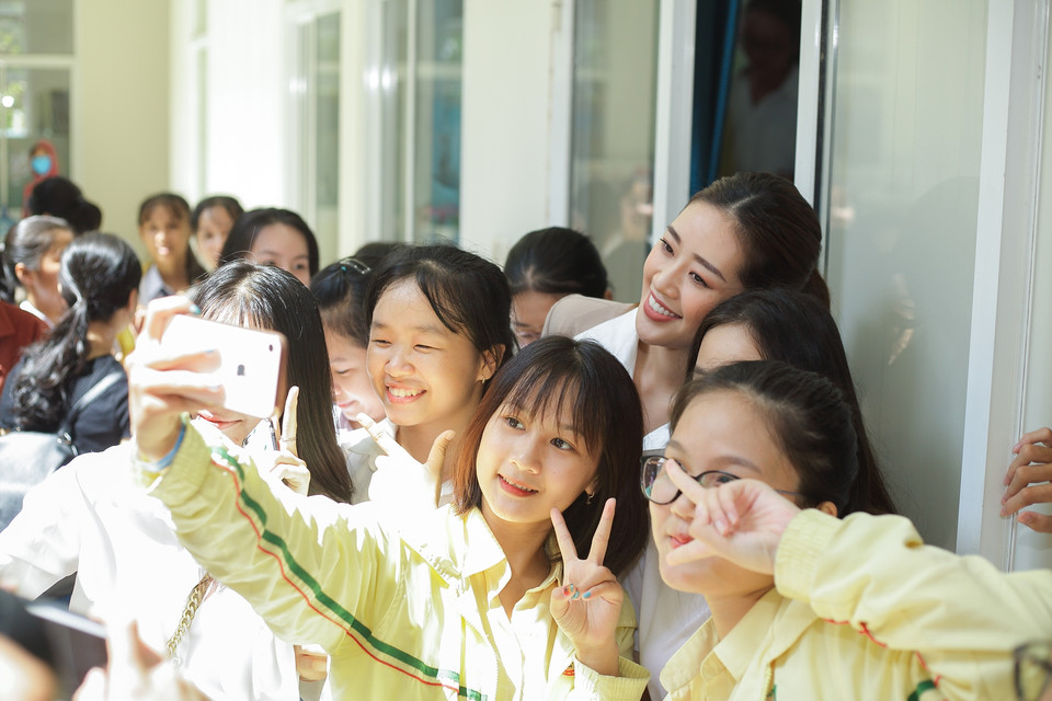 Đây là hoạt động thuộc chương trình ‘Ngày hội mở trường 2020,’ dành cho học sinh tại tỉnh Bình Định có nhu cầu tìm hiểu thêm về các ngành nghề, chuẩn bị làm hồ sơ chọn ngành, chọn trường trong kỳ thi Trung học phổ thông sắp tới. (Ảnh: Anh Khoa/Vietnam+)