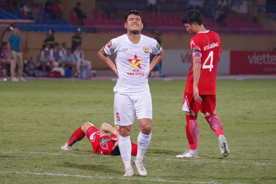 Tiền vệ Ngô Xuân Toàn tiếc nuối sau khi bỏ lỡ cơ hội. (Ảnh: Việt Anh/Vietnam+)