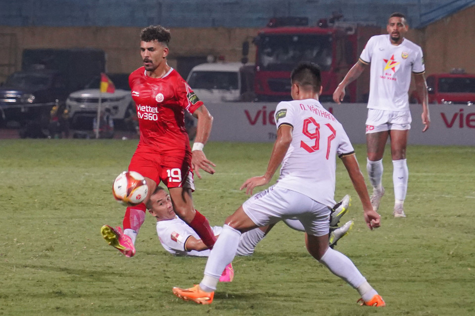 Tiền đạo Mohamed Essam trở lại sau chấn thương. Ở trận này, ngoại binh người Ai Cập đóng góp 1 bàn thắng và 1 kiến tạo. (Ảnh: Việt Anh/Vietnam+)