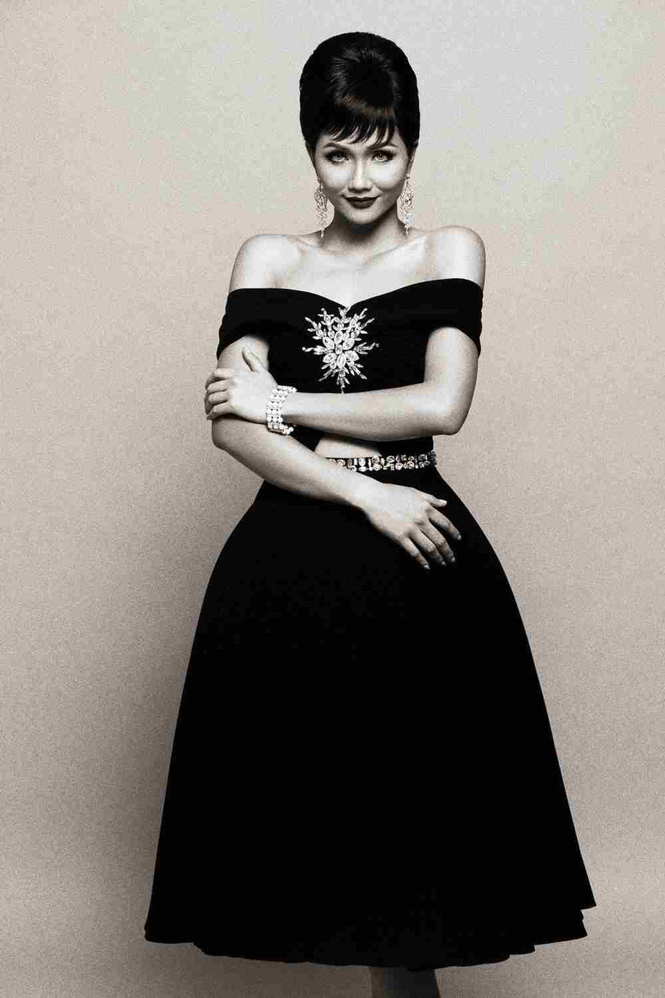 Để 'chạm tay' vào danh hiệu này, H'Hen Niê đã phải vượt qua 112 đối thủ cực mạnh là các hoa hậu được lựa chọn từ 5 cuộc thi nhan sắc lớn nhất thế giới năm 2018. (Ảnh: Milor Trần/Vietnam+)