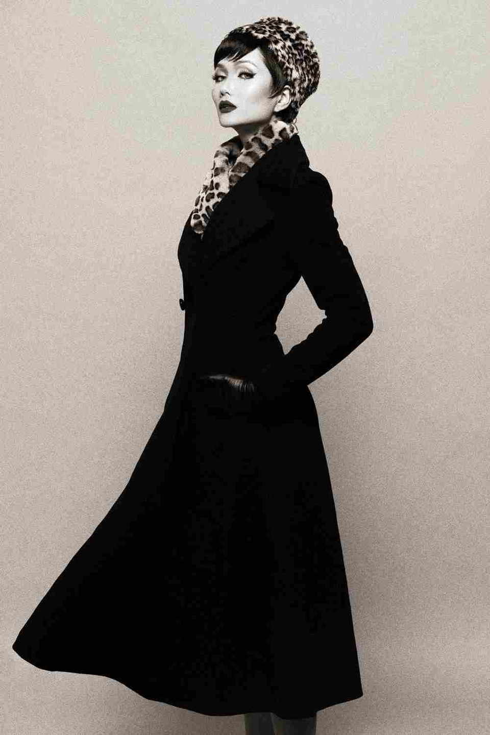 Họ đều là những cô gái nghèo vượt khó, vượt qua quy chuẩn, định kiến của sắc đẹp dân tộc để cùng lọt Top 5 Miss Universe và mở ra kỷ nguyên mới cho sắc đẹp quốc gia. (Ảnh: Milor Trần/Vietnam+)