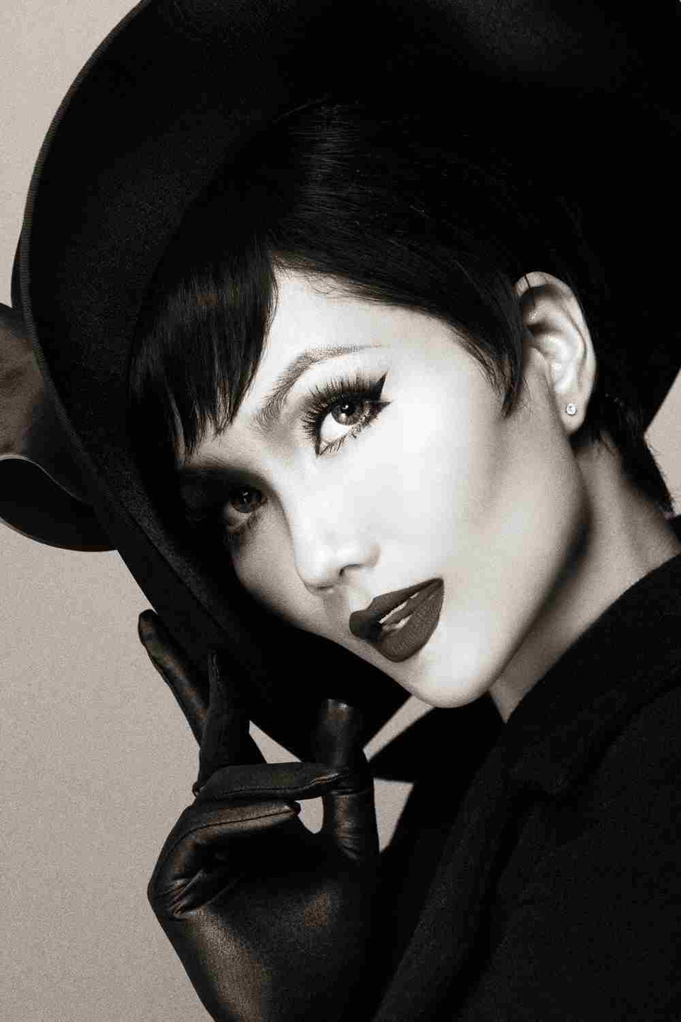 Cô liên tục được khán giả và các chuyên gia sắc đẹp quốc tế bầu chọn vào các giải thưởng uy tín có sức ảnh hưởng rộng khắp toàn cầu. (Ảnh: Milor Trần/Vietnam+)