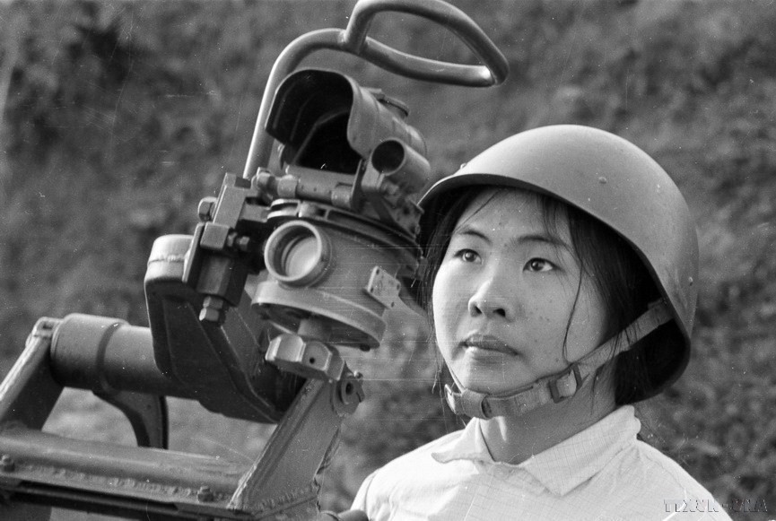 Tự vệ Thủ đô sẵn sàng chiến đấu, bảo vệ bầu trời (12/1972). (Ảnh: Thế Trung/TTXVN)