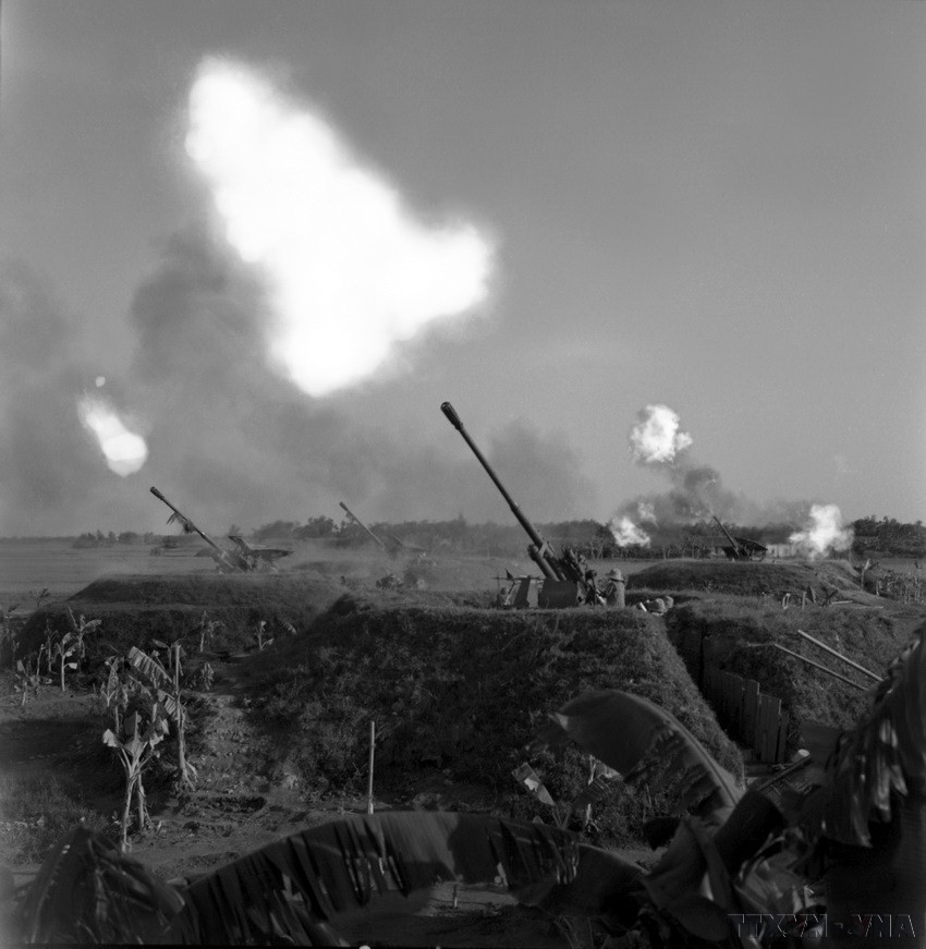 Đại đội 2, đơn vị quyết thắng pháo cao xạ bảo vệ Thủ đô nổ súng tiêu diệt máy bay Mỹ. (Ảnh: Lâm Đồng/TTXVN)