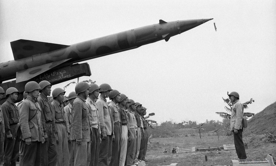 Chiến sỹ Đơn vị tên lửa X, dũng cảm, lập nhiều chiến công, bắn rơi nhiều máy bay Mỹ. (Ảnh: Văn Bảo/TTXVN)