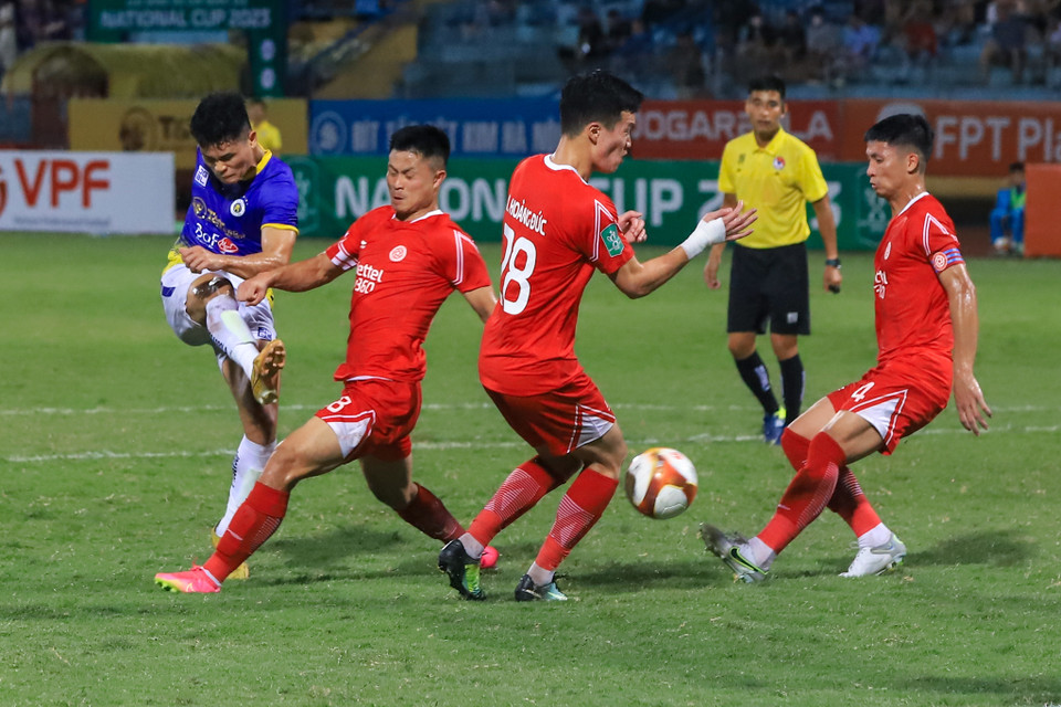 Để thua trong trận derby Thủ đô, Câu lạc bộ Hà Nội chính thức trở thành cựu vương ở đấu trường Cúp Quốc gia. (Ảnh: Hoài Nam/Vietnam+)