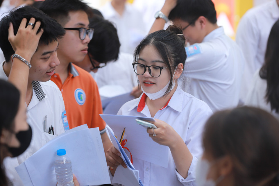 So với đề thi minh họa, một số thí sinh cho biết đề thi chính thức có phần khó hơn ở 10 câu hỏi cuối cùng. (Ảnh: PV/Vietnam+)