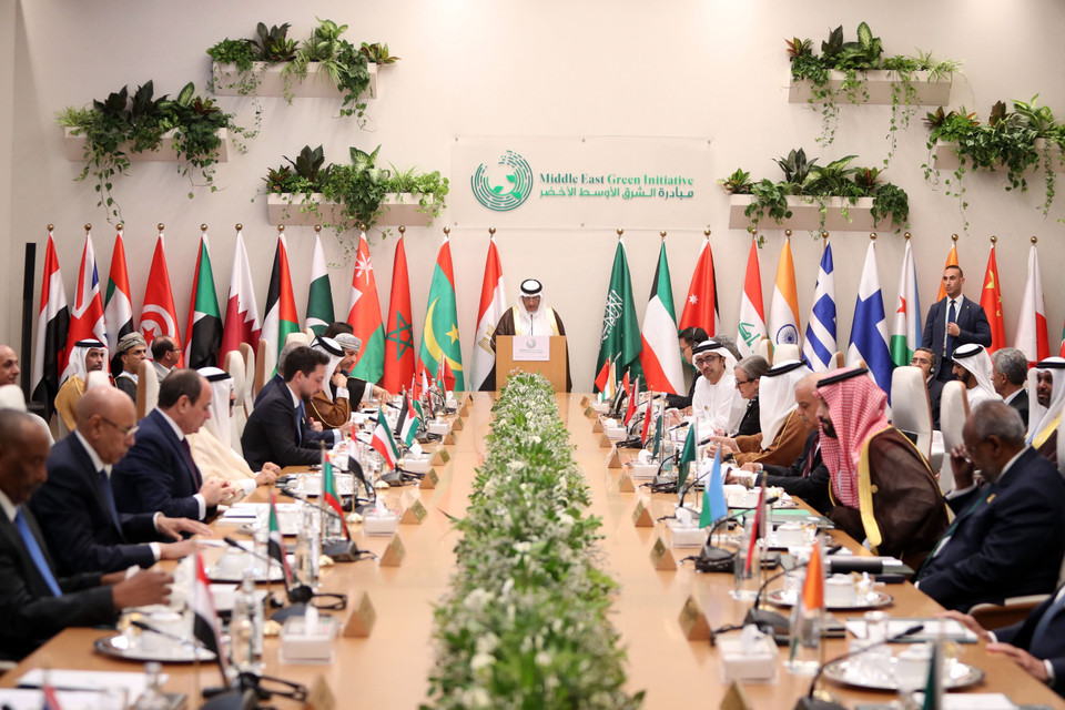 Tổng thống Ai Cập Abdel Fattah El-Sisi ngày 7/11/2022 nhận định việc nhiều quốc gia tham gia Sáng kiến Xanh Trung Đông kể từ khi diễn đàn này được khởi động vào năm 2021 phản ánh cách tiếp cận rất nghiêm túc của các quốc gia Arab trong nỗ lực ứng phó với biến đổi khí hậu. Phát biểu trên của Tổng thống El-Sisi được đưa ra tại Hội nghị thượng đỉnh Sáng kiến Xanh Trung Đông năm 2022, tổ chức bên lề COP27 ở Sharm El-Sheikh (Ai Cập). (Ảnh: THX/ TTXVN)