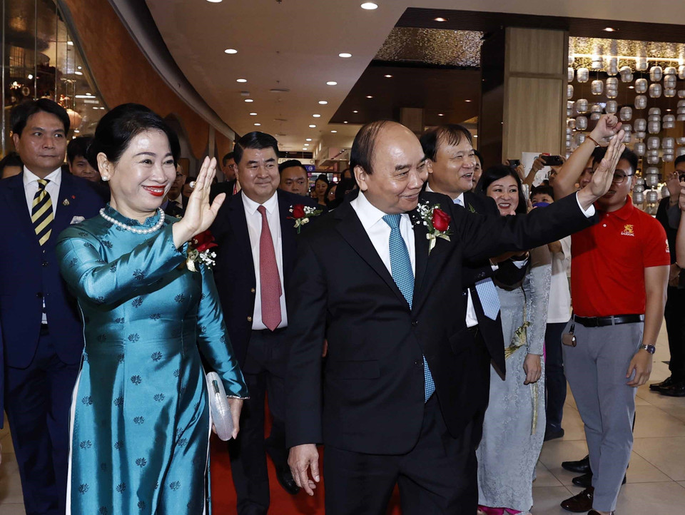 Chủ tịch nước Nguyễn Xuân Phúc và Phu nhân đến dự khai trương Tuần lễ hàng Việt Nam tại Thái Lan. (Ảnh: Thống Nhất/TTXVN)