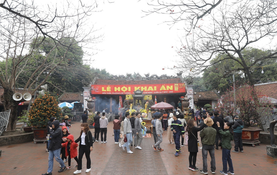 Năm nay, không gian Lễ hội Khai ấn đền Trần được mở rộng với khu quảng trường trung tâm thuộc giai đoạn 1 của dự án Khu di tích lịch sử Văn hóa Trần đã hoàn thành. (Ảnh: Minh Quyết/TTXVN)